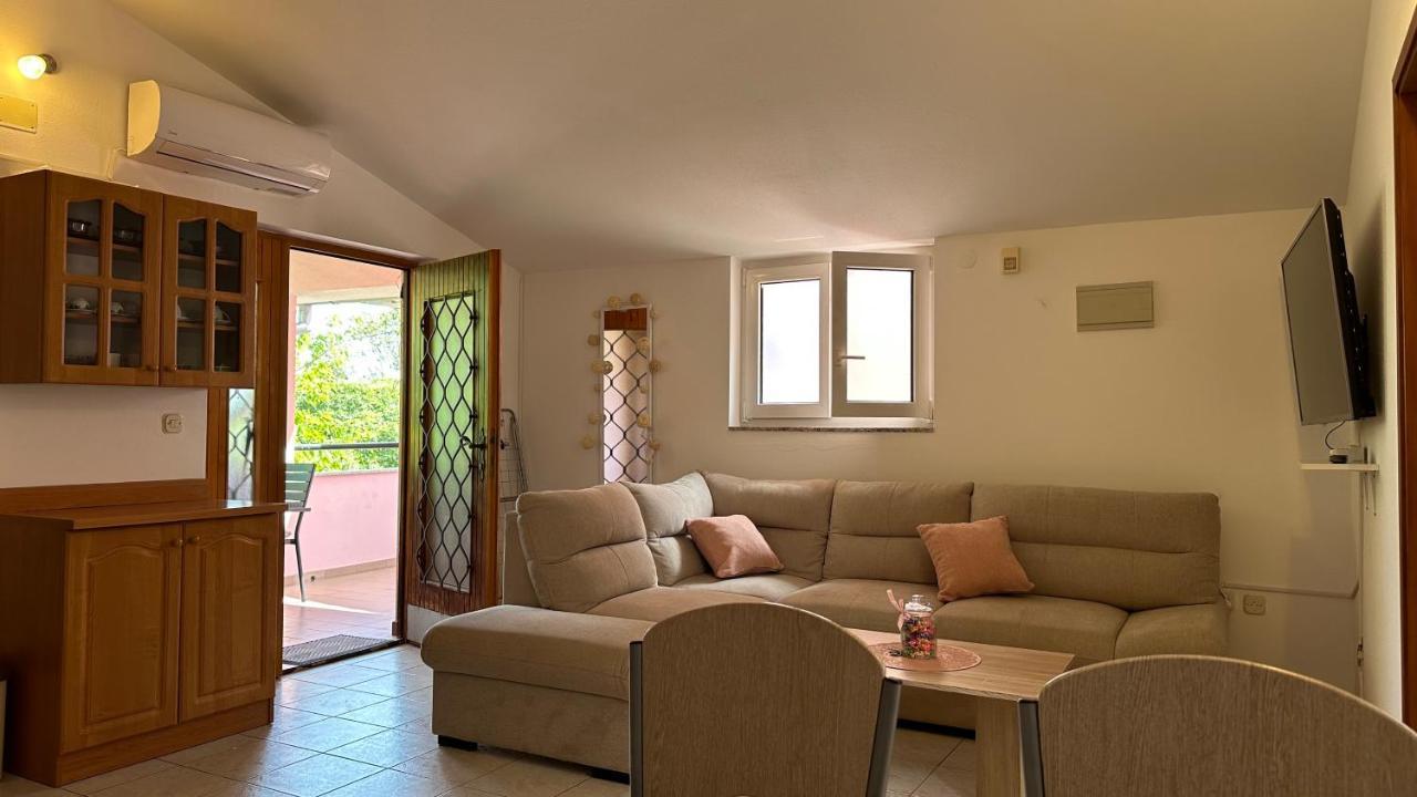 Apartment Murva Premantura Exterior photo